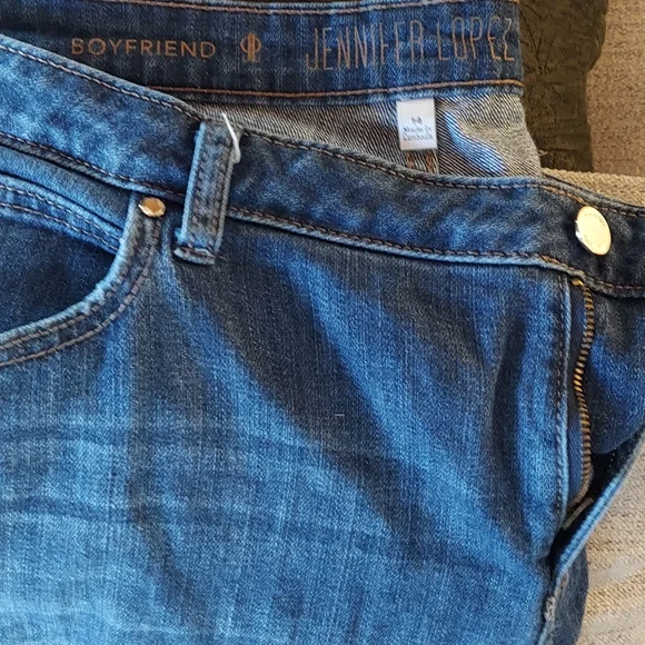 J. Lo Cropped Denim Jeans - Picture 5 of 6